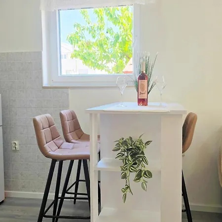 Suzy's Botanica Apartmán *